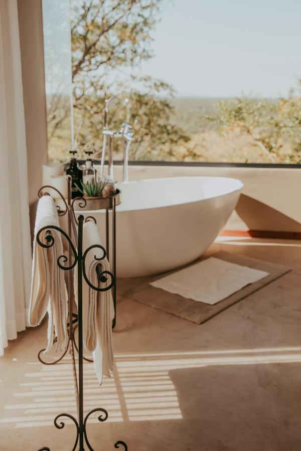 Kifaru Luxury Lodge Outjo Luaran gambar