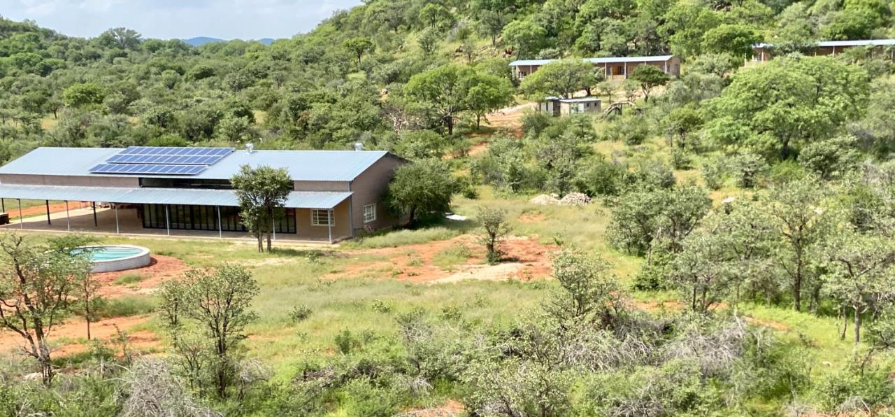 Kifaru Luxury Lodge Outjo Luaran gambar